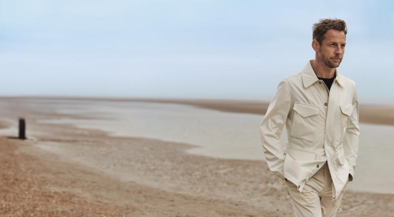  - Jenson Button endosse la nouvelle collection P/E 22 de Hackett London 