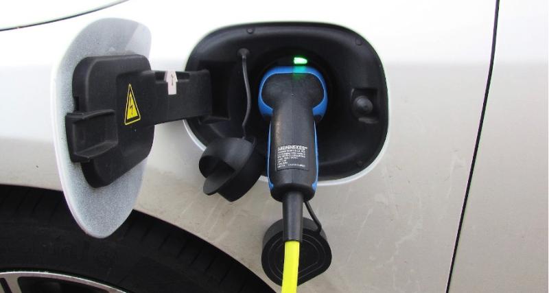 Comment bien choisir son véhicule hybride ? - Voiture hybride à une borne de recharge