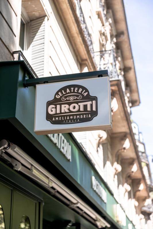  - La Gelateria Girotti ne compte pas laisser Paris de glace 