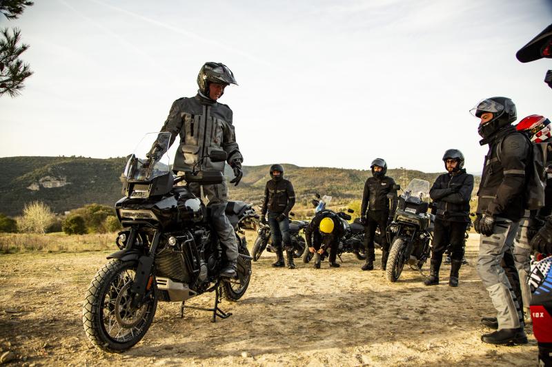  - Harley-Davidson pousse les motards à la roue avec des stages “premières sensations”