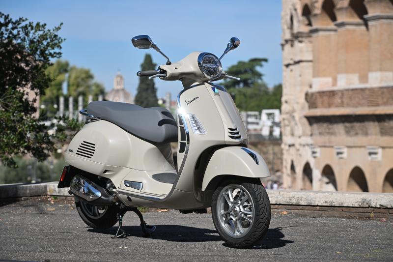  - Vespa GTS 300