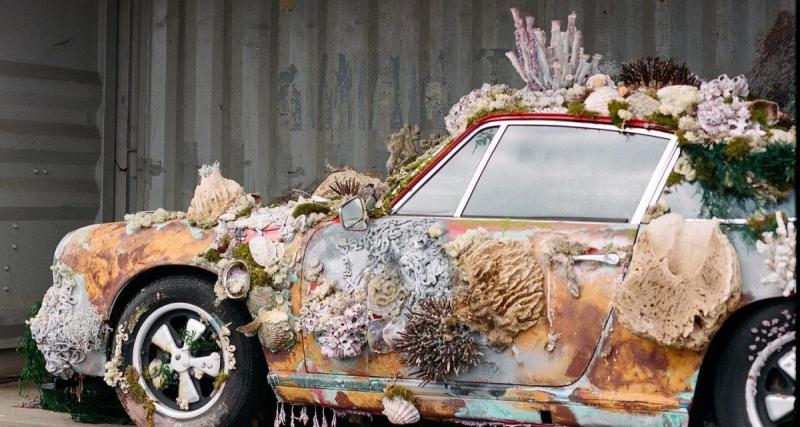  - Recouverte de coraux, cette Porsche 911 semble avoir séjourné sous l’eau durant une éternité