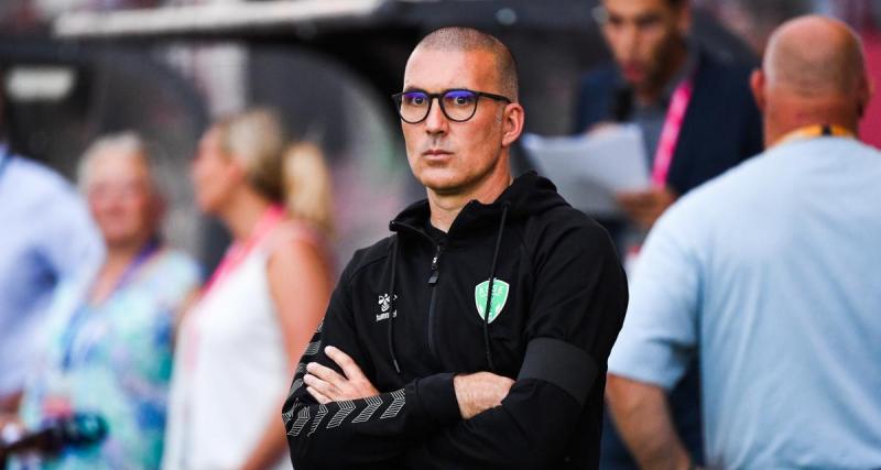  - ASSE : Laurent Batlles met un coup de pression à un supporter qui s’en prenait aux joueurs ! 