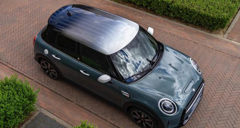  - Mini Cooper S Multitone Edition (2022) : elle arbore un dégradé de couleurs et un arc-en-ciel sur son toit