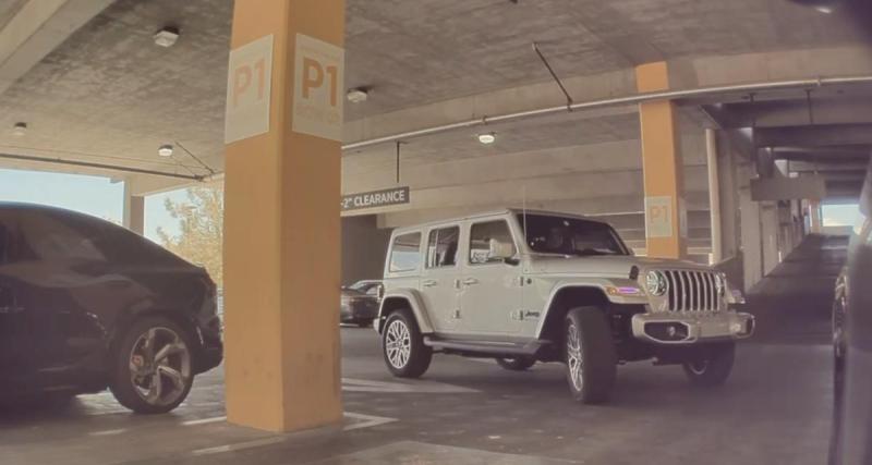  - Il débarque avec son énorme 4x4 dans un parking, égratigne une voiture en voulant se garer et s'en va lâchement