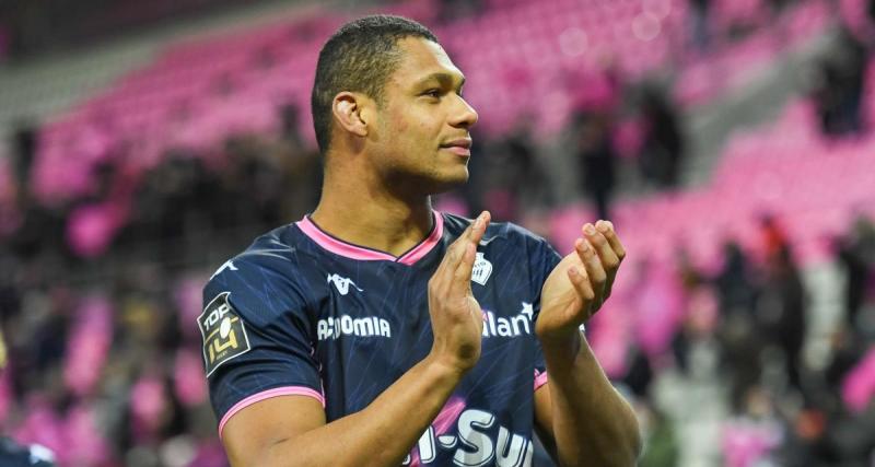  - Le Stade Français officialise la prolongation de Pierre-Henri Azagoh