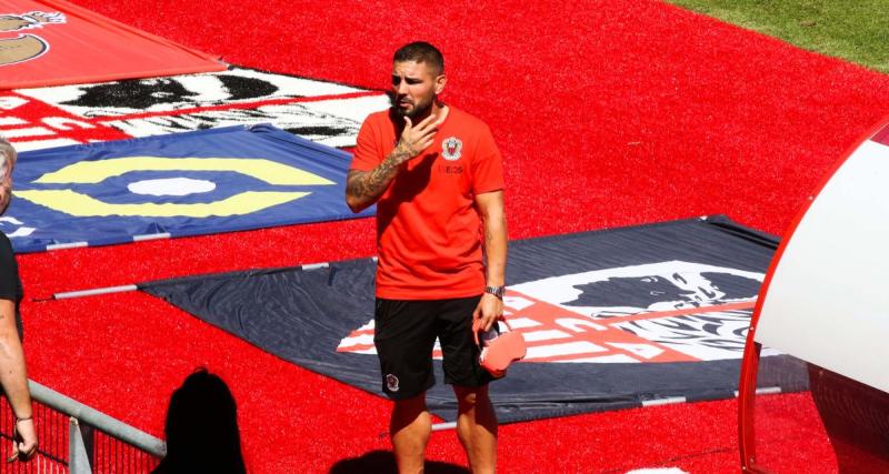  - Algérie, Nice : Delort partage une bière avec les Corses et déclare son amour à Ajaccio