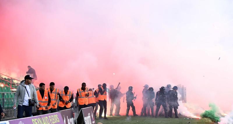  - Indonésie : une centaine de morts après un envahissement de terrain