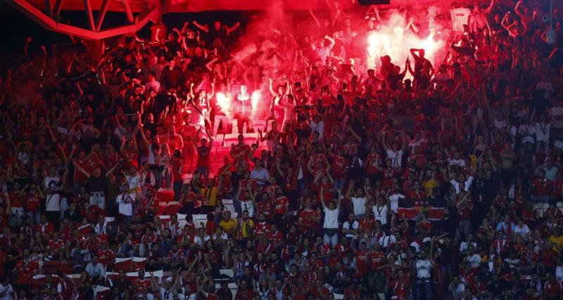  - Benfica - PSG : énorme colère des fans parisiens au sujet de fouilles trop poussées et "limites"