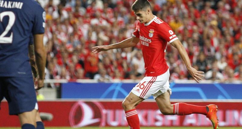  - Manchester United : les Red Devils suivraient avec attention la situation d'un crack de Benfica ! 