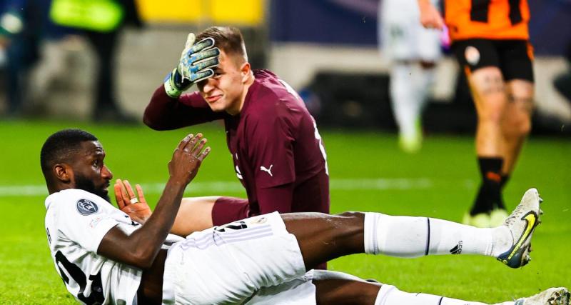  - Real Madrid : complètement déformé, l'image dingue du visage de Rüdiger au lendemain de son choc 