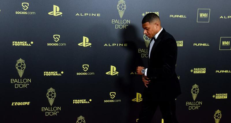  - Ballon d'Or : sifflé à son arrivée, amer dans la salle... Sale soirée pour Mbappé !