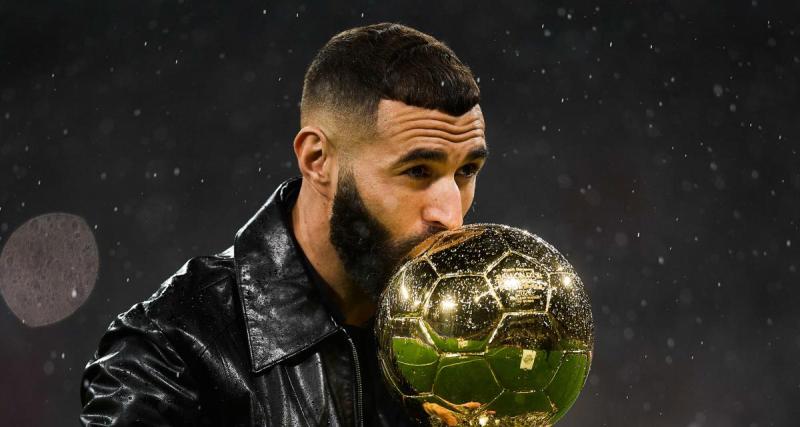  - Karim Benzema a présenté son Ballon d'Or au public du Bernabéu