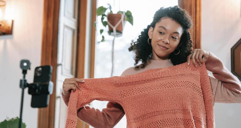  - Soirée tricot plutôt que soirée en boîte : pourquoi les jeunes s’amusent comme des retraités ?