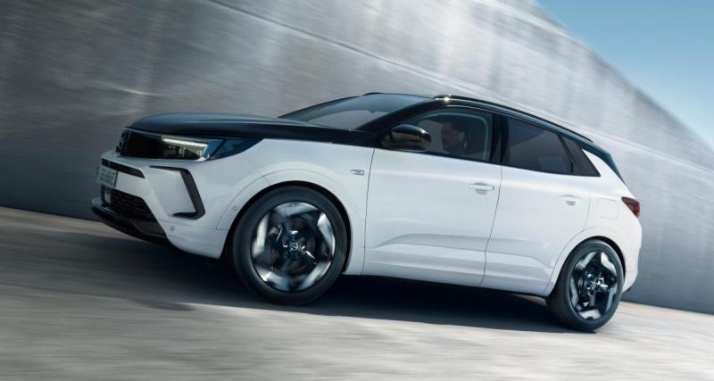  - Opel Grandland GSe (2022) : le SUV compact se décline dans une version sportive de 300 chevaux