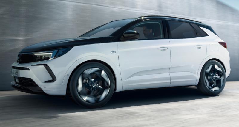  - Opel Grandland GSe (2023) : 300 ch et un look sportif pour le SUV