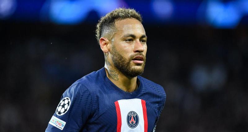  - PSG - Maccabi : le comportement génial de Neymar pendant l'arrêt du match à cause des fumigènes