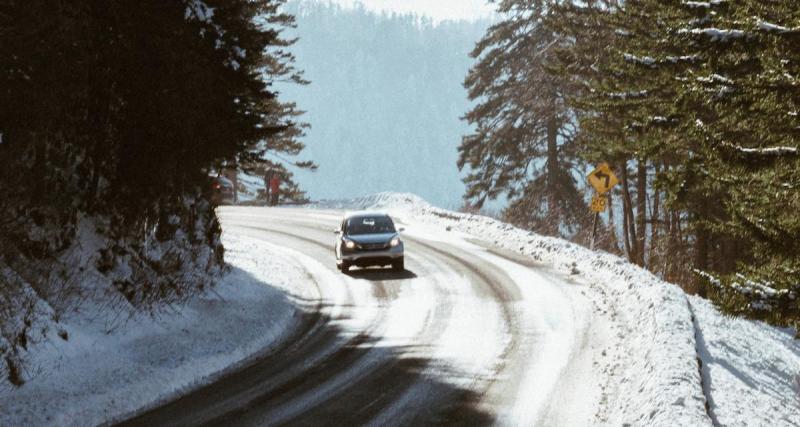  - Loi Montagne II : quels panneaux indiquent le début et la fin de l’obligation de chausser des pneus neige ?