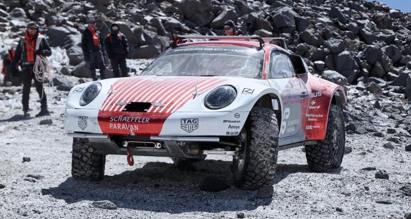  - Pilotée par Romain Dumas, cette Porsche 911 tout-terrain gravit le volcan le plus haut du monde