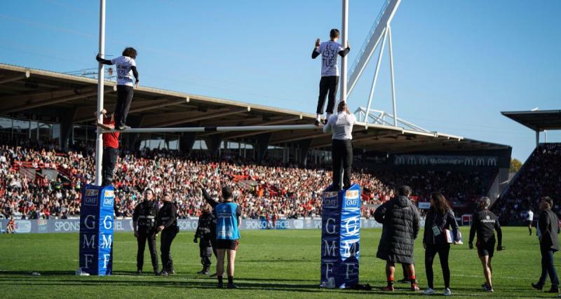  - Toulouse - Stade Français : les images des activistes qui s'accrochent aux poteaux d'Ernest-Wallon (VIDÉO)