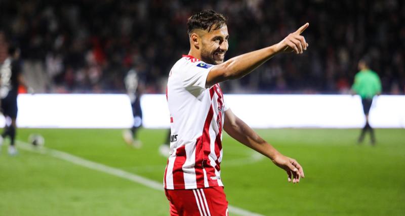  - Ajaccio : Belaïli intégré à la photo officielle d’une drôle de manière ! 