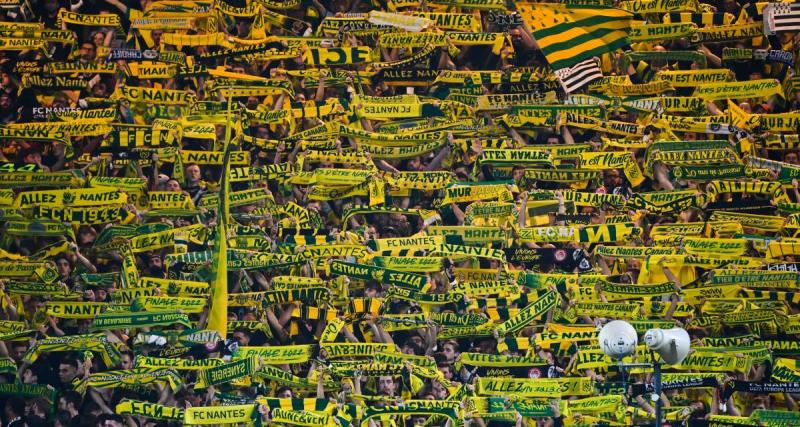  - Nantes - Ajaccio : une banderole terrible insulte Le Graët !