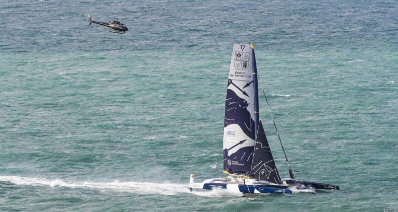  - Route du Rhum : Charles Caudrelier toujours en tête mais dans le dur 