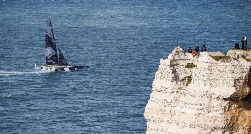  - Route du Rhum : Charles Caudrelier reste en tête mais peut commencer à s'inquiéter au vu de sa courte avance