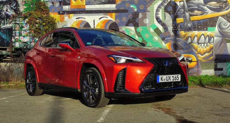  - Essai Lexus UX 250h : une histoire d’écran et d’espionnage