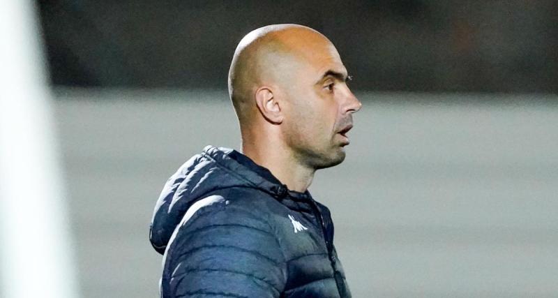 - Versailles : Cris intrônisé comme entraîneur (off) 