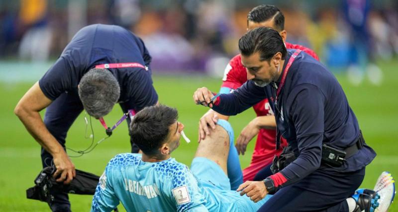  - Angleterre - Iran : après un terrible choc, le gardien iranien sort avec un nez explosé !