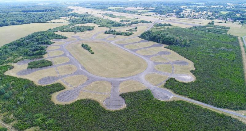  - Stellantis contraint de stocker sa production sur un ancien aérodrome 