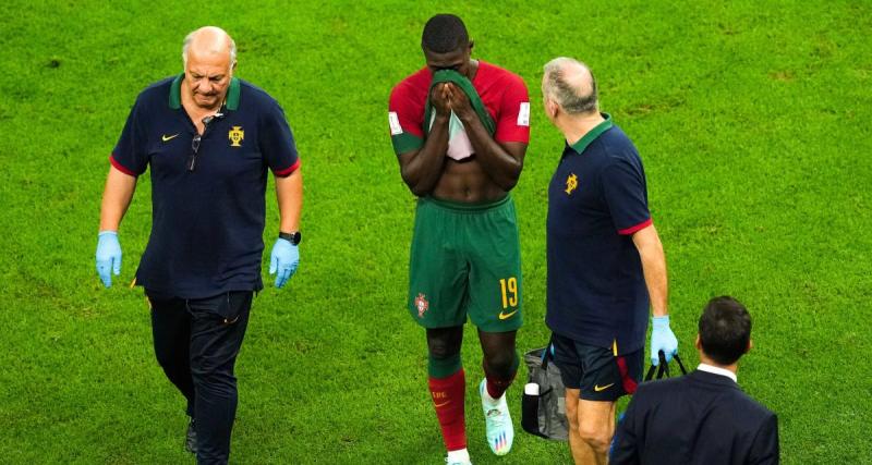  - PSG : Nuno Mendes sort sur blessure avant la mi-temps de Portugal - Uruguay 