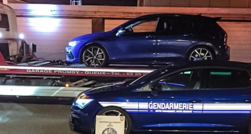  - Il explose son compteur de vitesse sur l'autoroute, pas de quoi faire trembler la Seat Cupra de la gendarmerie