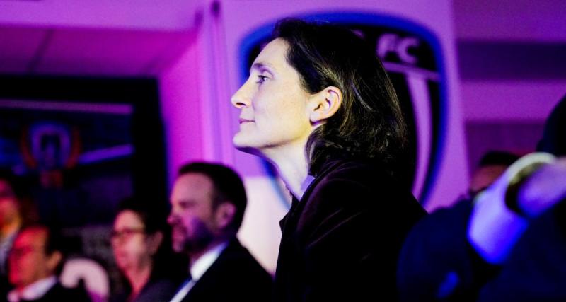  - Équipe de France : le collectif Rouge Direct incite Amélie Oudéa-Castéra à porter le brassard "One Love" pour France - Angleterre