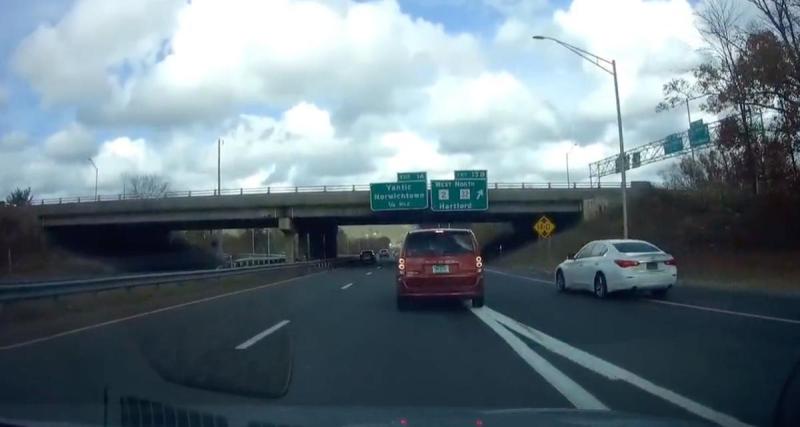  - Cet automobiliste a besoin d'apprendre à emprunter une sortie d'autoroute