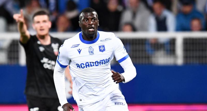  - Grâce à un quadruplé de Niang en 8 minutes, Auxerre étrille Metz