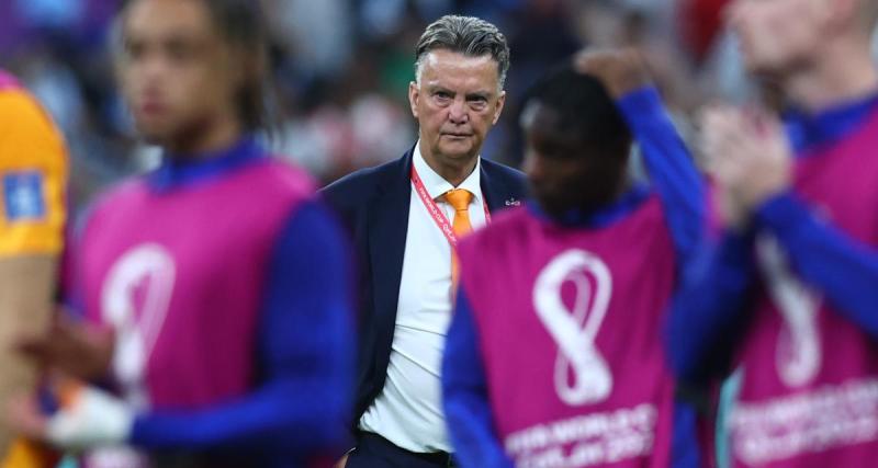  - Louis Van Gaal quitte aussi la tête de sa sélection