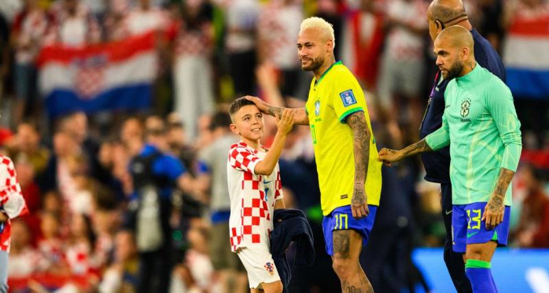  - Brésil : en larmes, Neymar prend le temps d'accueillir le fils de Perisic, qui le remercie