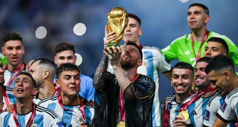  - Argentine - France : foule immense et feux d'artifice à Barcelone pour célébrer Messi