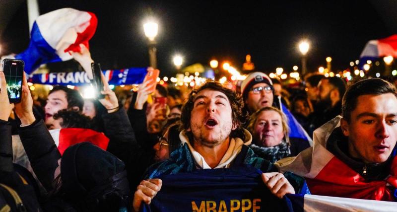  - Equipe de France : une foule immense attend les Bleus à la Concorde !