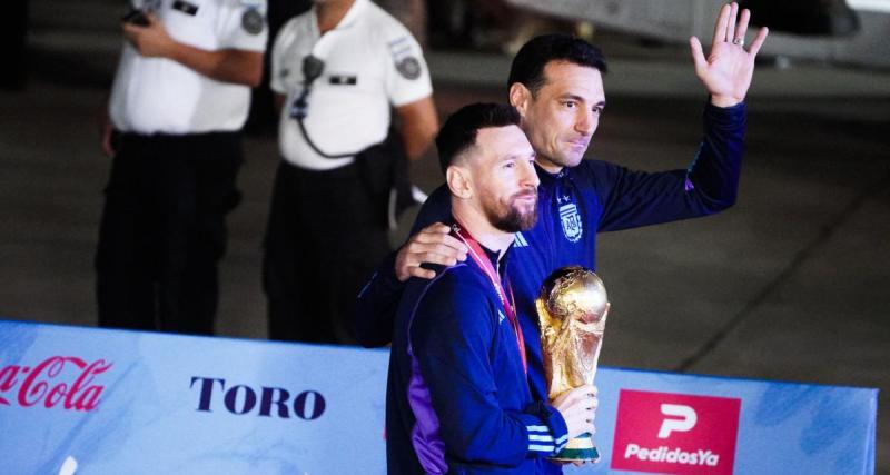  - Argentine : Leo Messi s'affiche en train de dormir avec ... le trophée du Mondial 