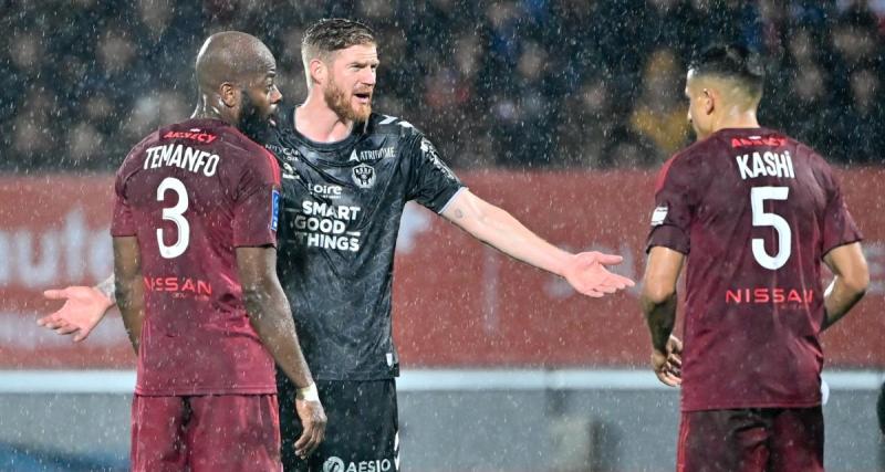  - ASSE : Dreyer et Namri ont pris l’eau, Pintor désastreux… Les notes des Verts à Annecy
