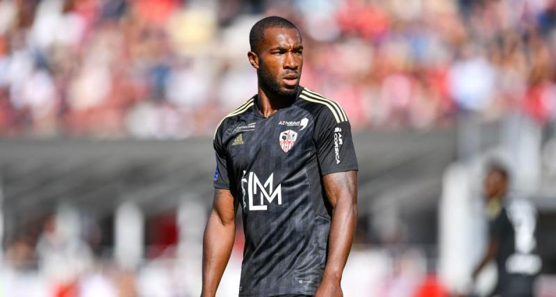  - Ligue 1 : Cédric Avinel, Pierrick Capelle, Jonathan Bamba... 13 joueurs suspendus lors de la J16
