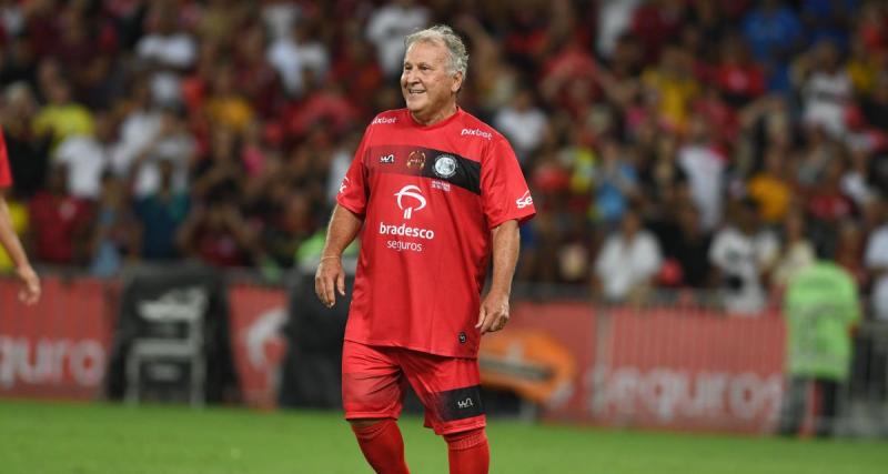  - Brésil : Zico rend hommage à Pelé lors d'un match caritatif !