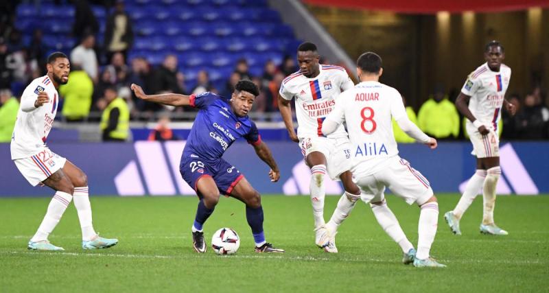  - OL : coup dur pour Blanc, Houssem Aouar a rechuté et va manquer plusieurs semaines !
