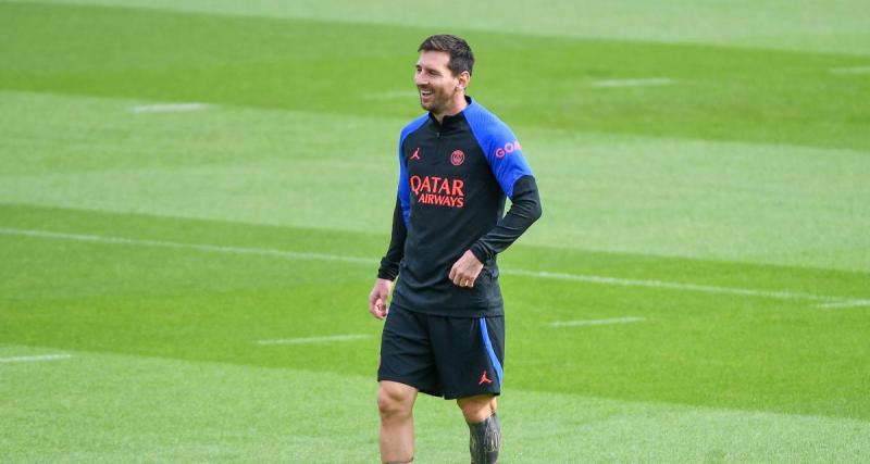  - PSG : haie d'honneur et cadeau pour Messi au Camp des Loges ! (vidéo)