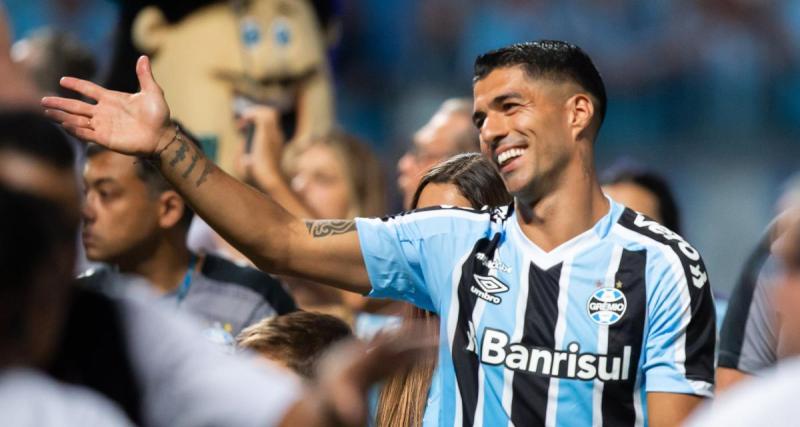  - Folie totale à Gremio pour la présentation de Luis Suarez (vidéo)