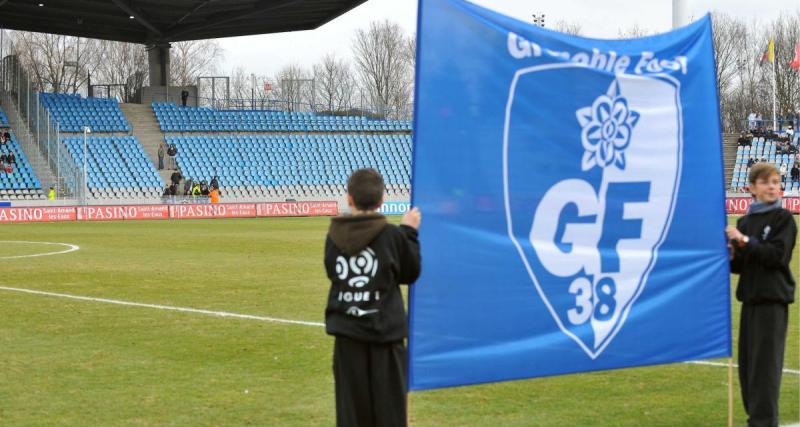  - Grenoble : Le groupe pour la réception de Nîmes 