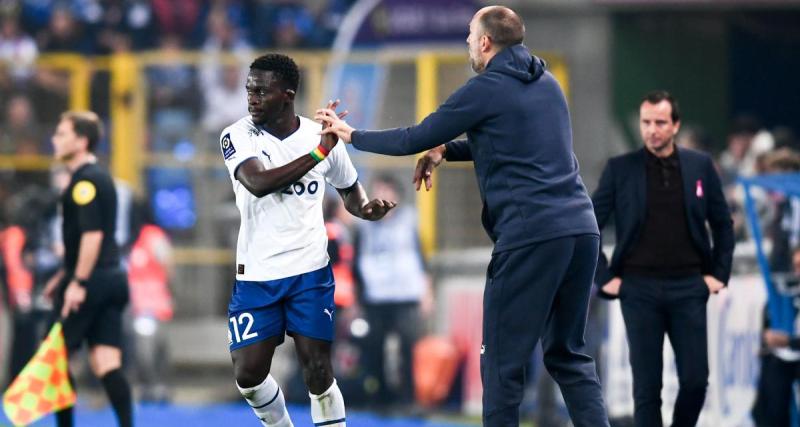  - OM : Tudor encense Dieng tout en lui mettant un petit taquet